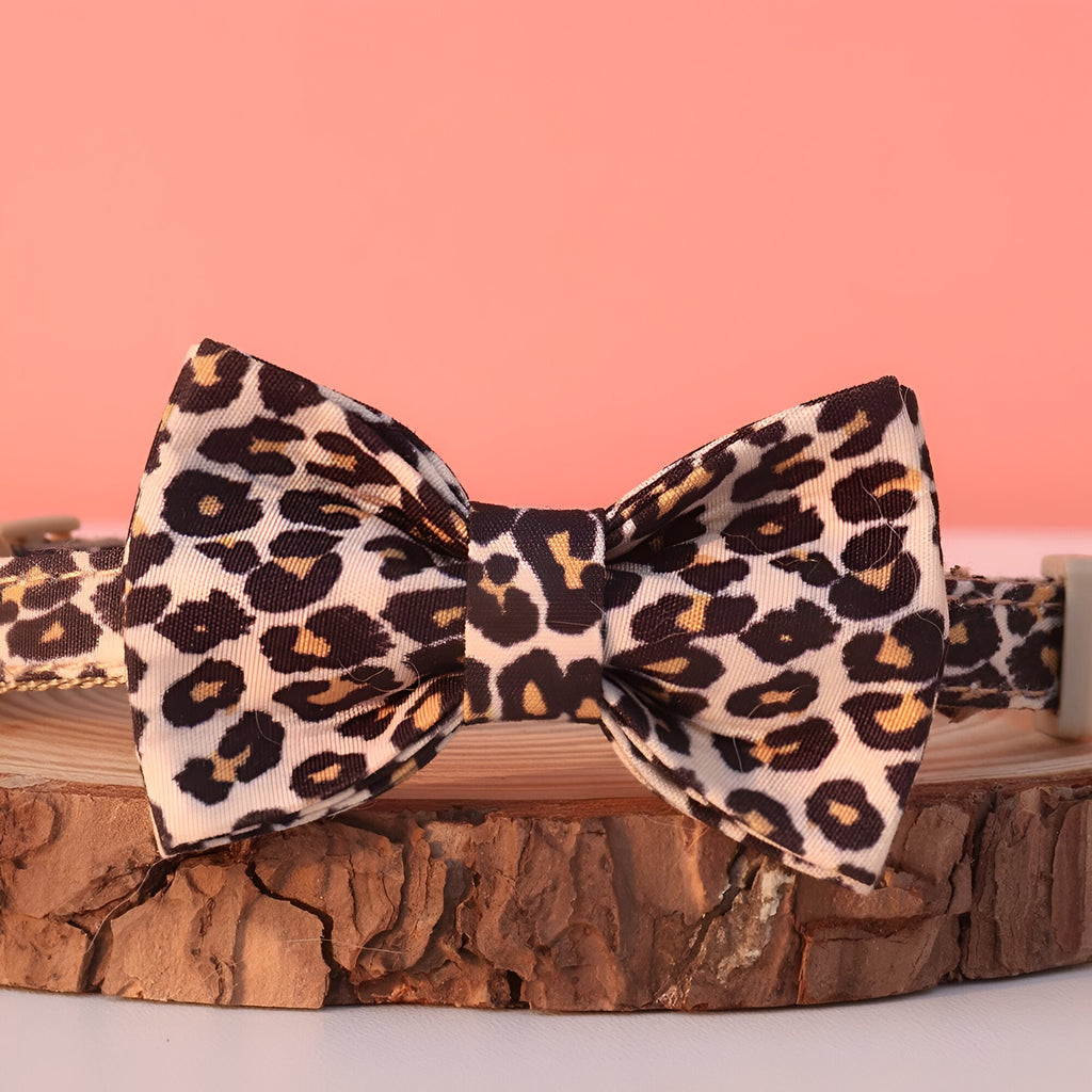 Collier Léopard Chic avec Clochette Dorée – Élégant, Réglable et Sécurisé