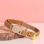 Collier Léopard Chic avec Clochette Dorée – Élégant, Réglable et Sécurisé